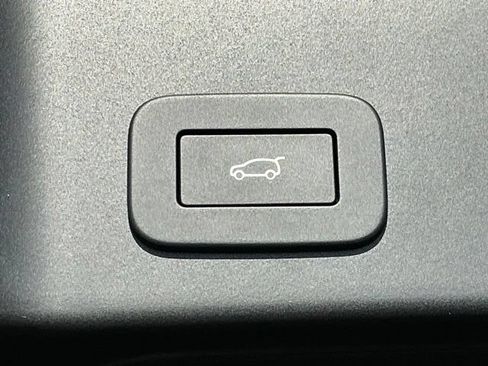 Used 2024 Land Rover Range Rover Evoque Dynamic SE AWD/4WD image 20