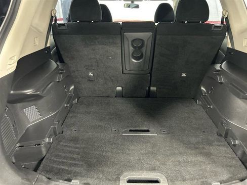 Used 2014 Nissan Rogue S image 9