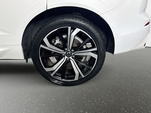 Used 2023 Volvo XC60 B6 Ultimate w/ Protection Package Premier AWD/4WD image 34