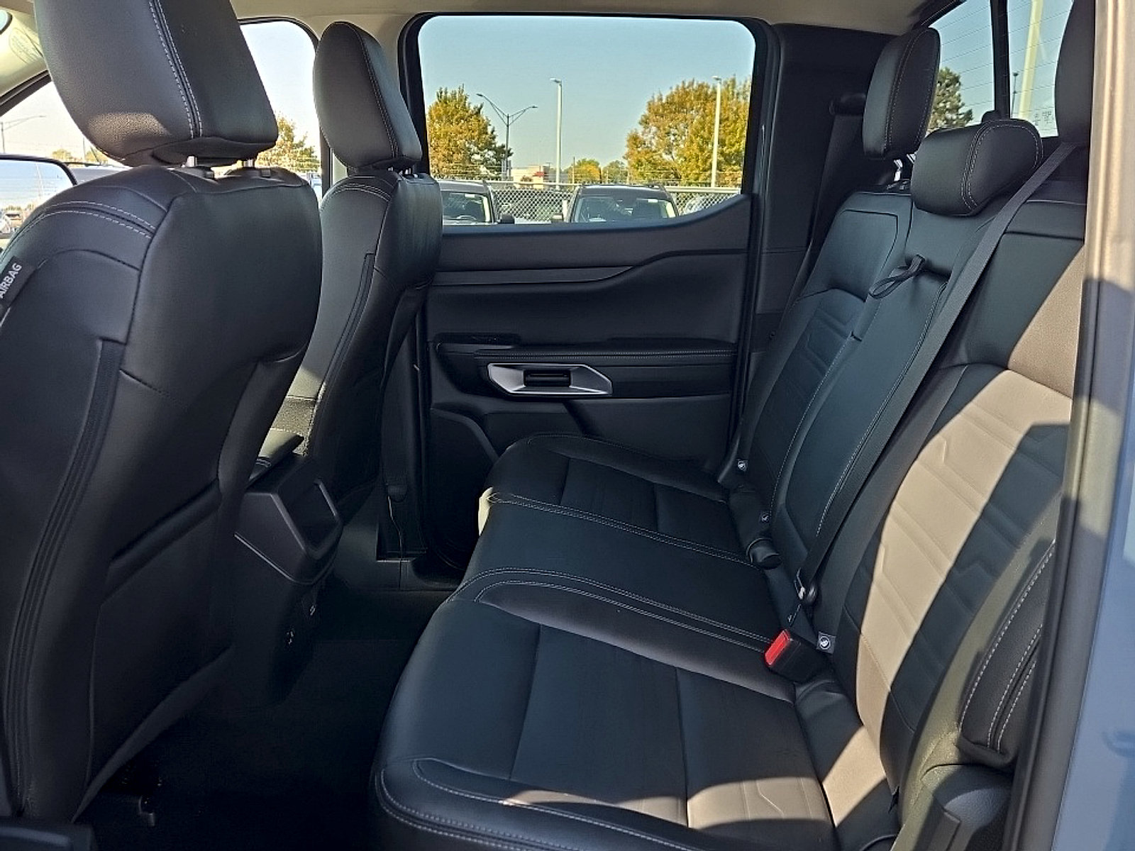 Used 2024 Ford Ranger Lariat w/ FX4 Off-Road Package AWD/4WD image 21