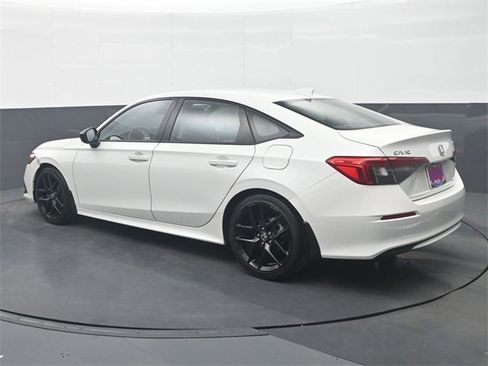 Used 2023 Honda Civic Sport image 5