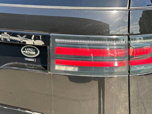 Used 2023 Land Rover Discovery S R-Dynamic image 14