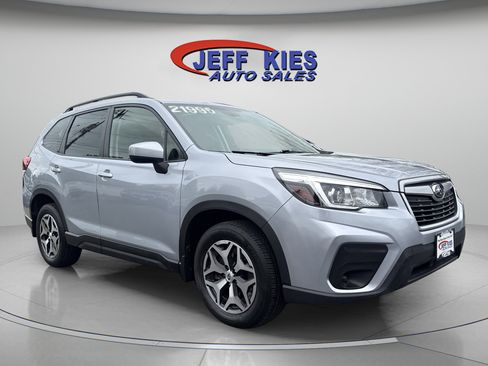 Used 2019 Subaru Forester Premium w/ All-Weather Package AWD/4WD image 3