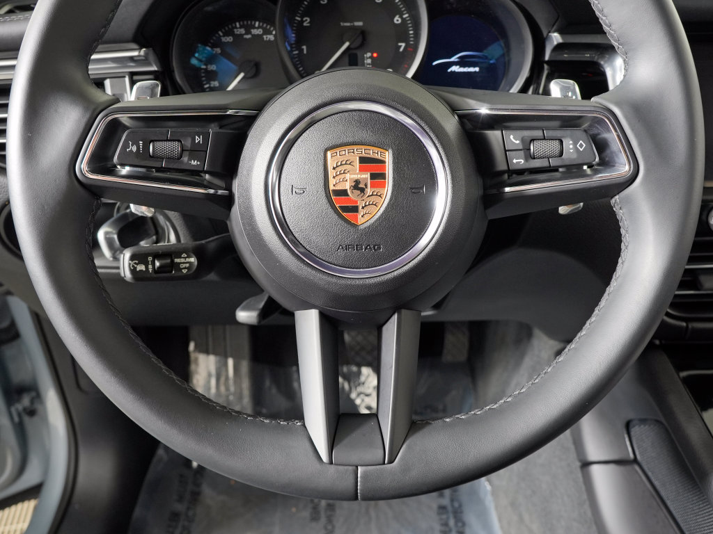 Certified 2025 Porsche Macan w/ Premium Package Plus AWD/4WD image 28