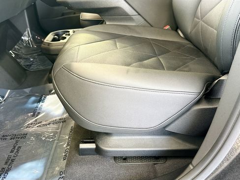Used 2024 BMW iX xDrive50 w/ Sport Package AWD/4WD image 17