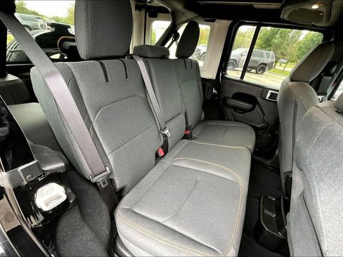 Used 2024 Jeep Wrangler Unlimited w/ Convenience Group AWD/4WD image 24