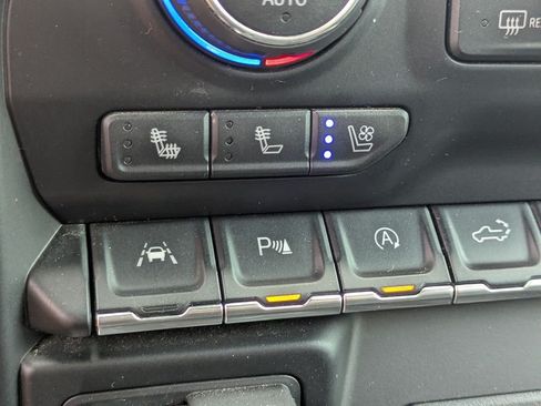 Used 2019 Chevrolet Silverado 1500 High Country w/ Technology Package AWD/4WD image 26