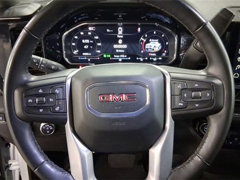Used 2025 GMC Sierra 1500 SLT image 13