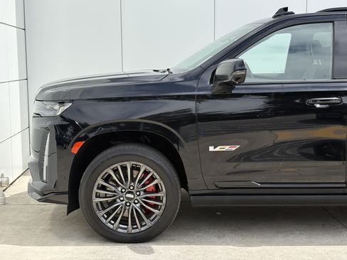Certified 2023 Cadillac Escalade ESV V AWD/4WD image 5