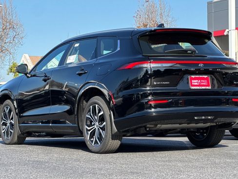 New 2026 Toyota Crown Signia image 7