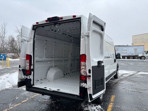Used 2024 RAM ProMaster 3500 w/ Convenience Group image 16