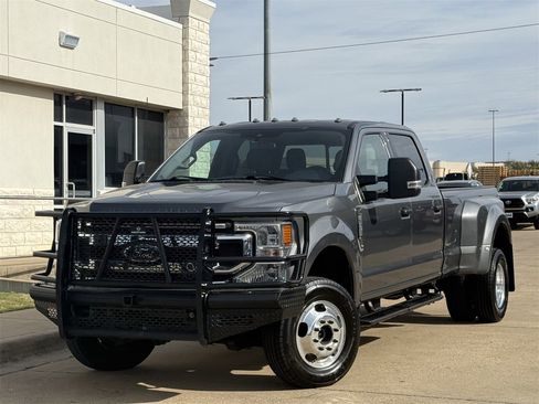 Certified 2022 Ford F350 XLT image 1