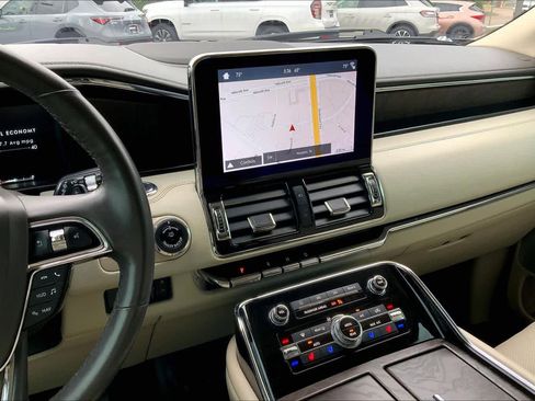 Used 2019 Lincoln Navigator Reserve AWD/4WD image 7