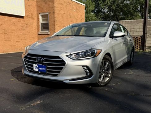 Used 2018 Hyundai Elantra Value Edition w/ Cargo Package FWD image 2
