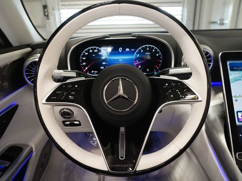 Used 2026 Mercedes-Benz Maybach SL 680 image 18