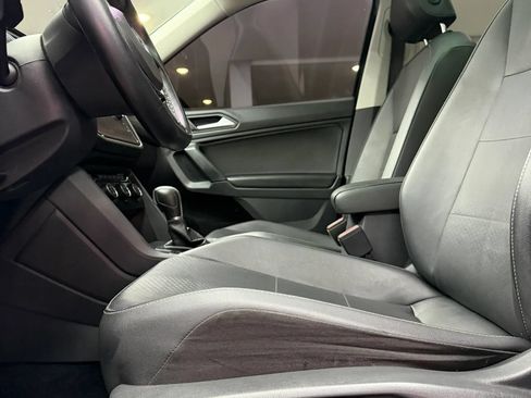 Used 2019 Volkswagen Tiguan SE w/ Panoramic Sunroof Package FWD image 9