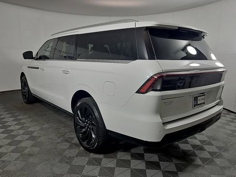 New 2026 Lincoln Navigator L Black Label AWD/4WD image 7