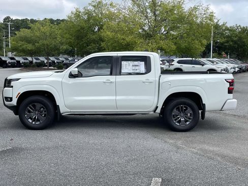New 2025 Nissan Frontier SV w/ SV Convenience Package AWD/4WD image 2