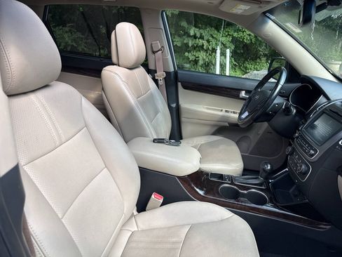 Used 2014 Kia Sorento EX w/ EX V6 Touring Package AWD/4WD image 19