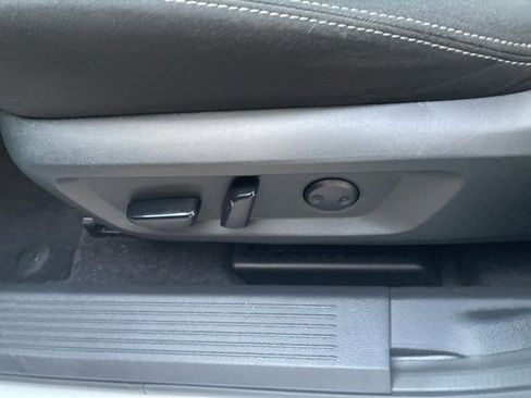 Used 2023 Nissan Rogue SV image 15