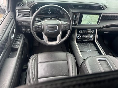 Used 2024 GMC Yukon XL Denali w/ Advanced Technology Package image 19