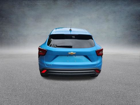 New 2026 Chevrolet Trax LS w/ LS Convenience Package FWD image 5
