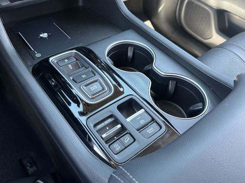 Used 2025 Honda Pilot Elite image 20