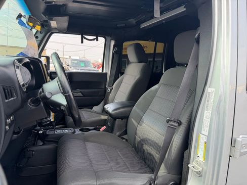 Used 2012 Jeep Wrangler Unlimited Sport image 6