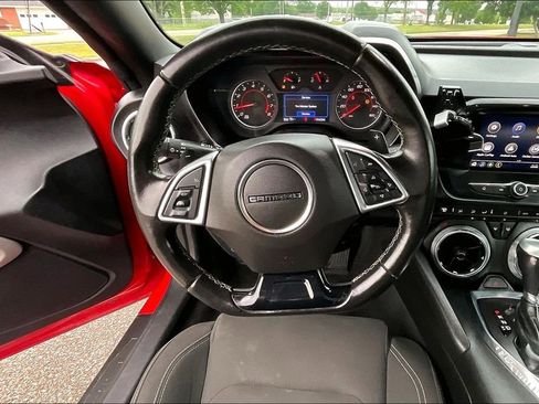 Used 2020 Chevrolet Camaro LT RWD image 5