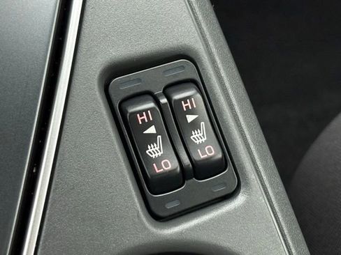 Used 2025 Subaru Crosstrek 2.0i Premium image 18