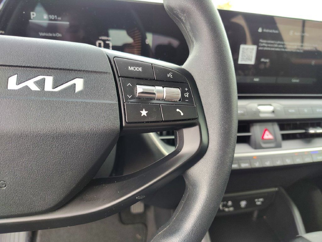Certified 2025 Kia K4 FWD image 15