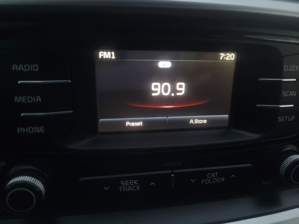 Used 2017 Kia Sorento FWD image 25