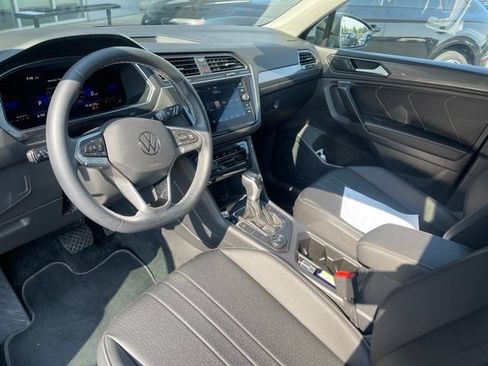 Certified 2023 Volkswagen Tiguan SE AWD/4WD image 7