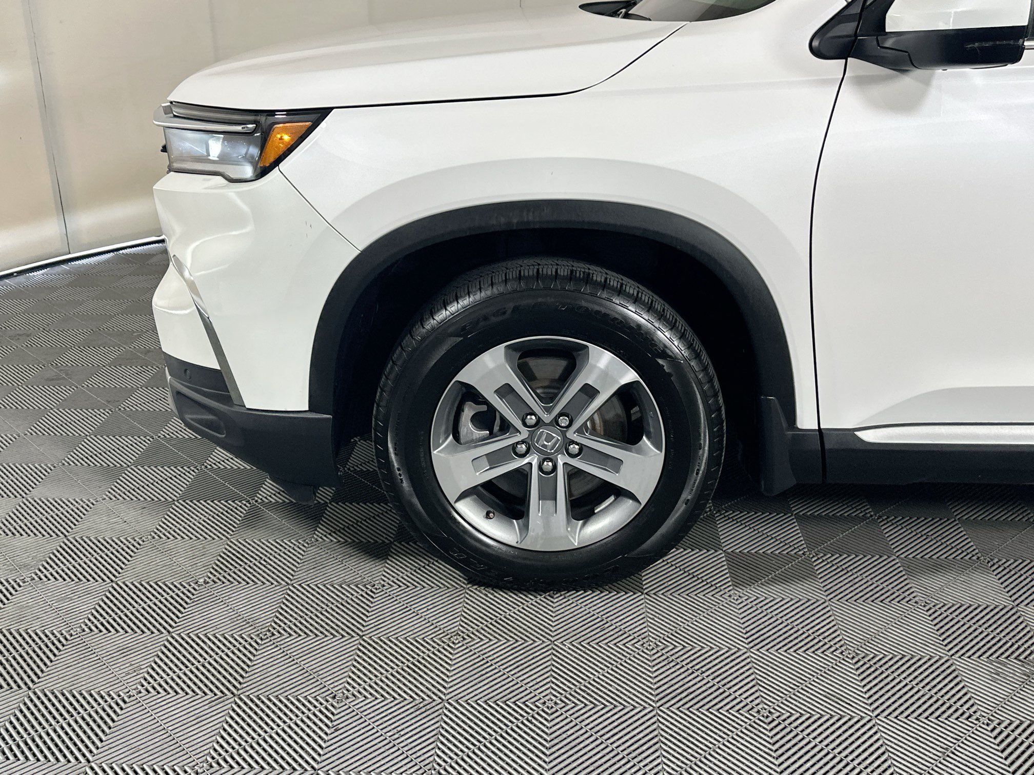 Used 2023 Honda Pilot EX-L image 11