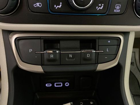 Used 2024 GMC Terrain Denali w/ Denali Premium Package image 19