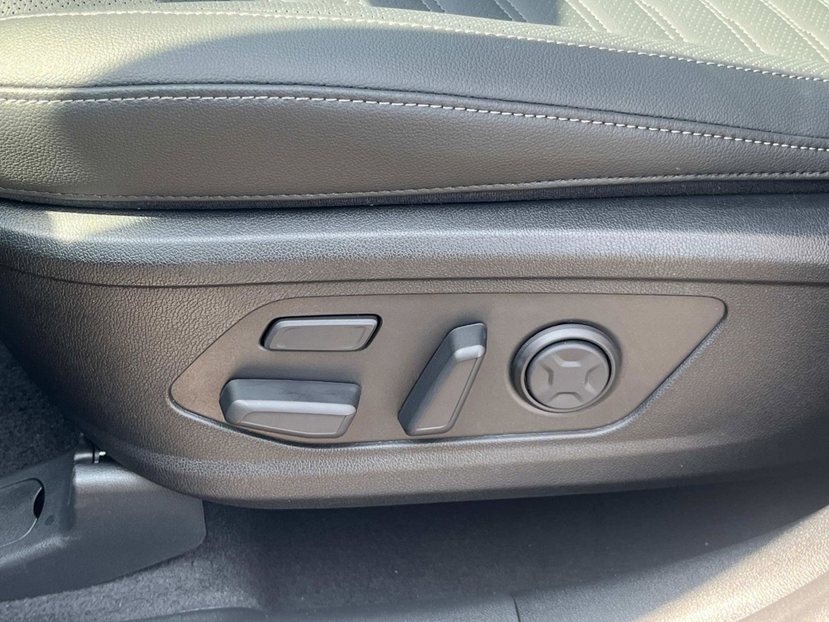 New 2025 Kia Sorento SX Prestige AWD/4WD image 23