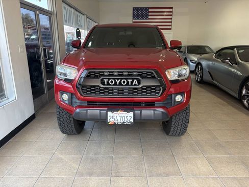 Used 2016 Toyota Tacoma TRD Off-Road w/ Towing Package RWD image 2