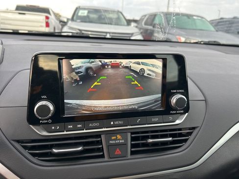 Used 2024 Nissan Altima 2.5 S image 8