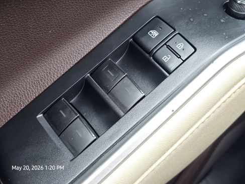 Used 2021 Toyota Highlander XLE FWD image 32