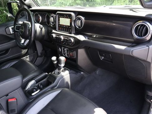 Used 2021 Jeep Wrangler Unlimited Sahara AWD/4WD image 40