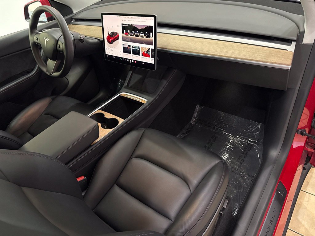 Used 2022 Tesla Model Y Long Range AWD/4WD image 32