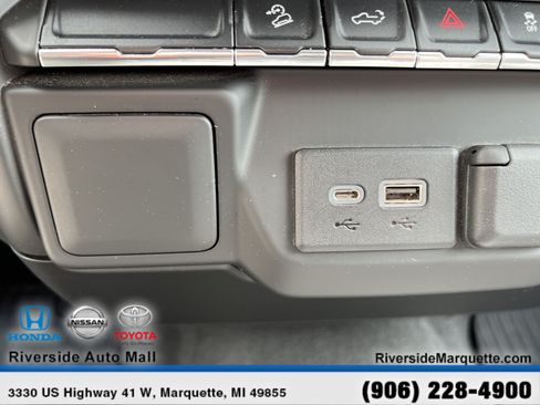 Used 2021 Chevrolet Silverado 1500 Custom Trail Boss AWD/4WD image 18