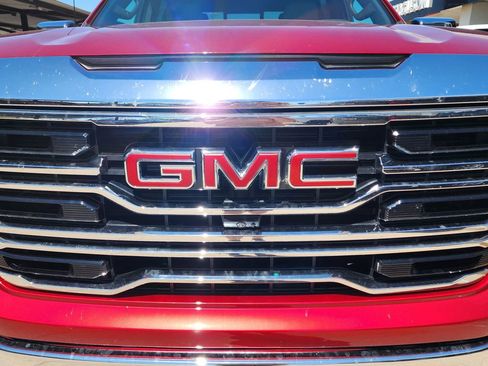 New 2026 GMC Sierra 1500 SLT image 10