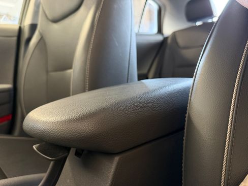 Used 2019 Hyundai Ioniq Limited FWD image 13