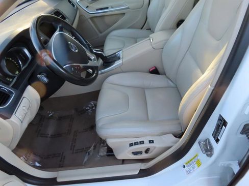 Used 2014 Volvo S60 T5 image 7