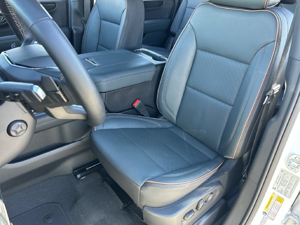 Used 2026 GMC Yukon XL AT4 w/ AT4 Premium Plus Package AWD/4WD image 20