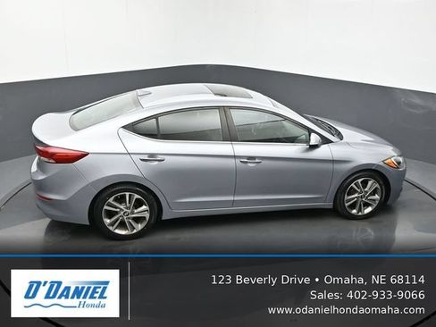 Used 2017 Hyundai Elantra Limited w/ Limited Ultimate Package 09 FWD image 19