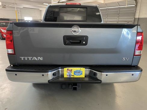 Used 2015 Nissan Titan SV w/ SV Value Truck Package image 3
