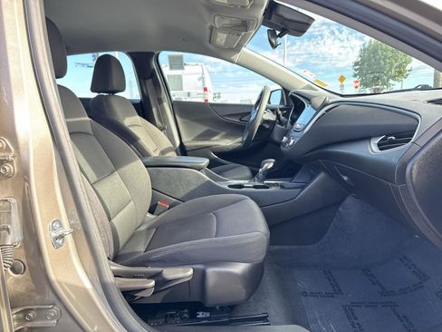 Used 2023 Chevrolet Malibu LT image 36
