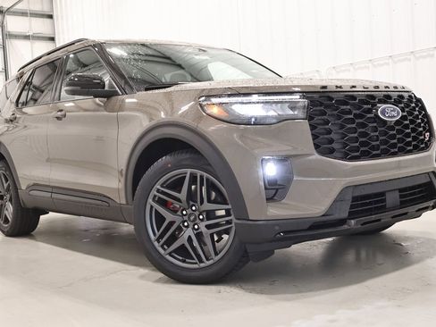 New 2026 Ford Explorer ST AWD/4WD image 39